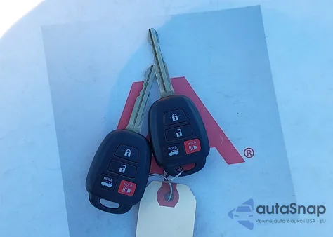 2016 Toyota Corolla Le z USA, uszkodzony, nr VIN 2T1BURHE1GC689354